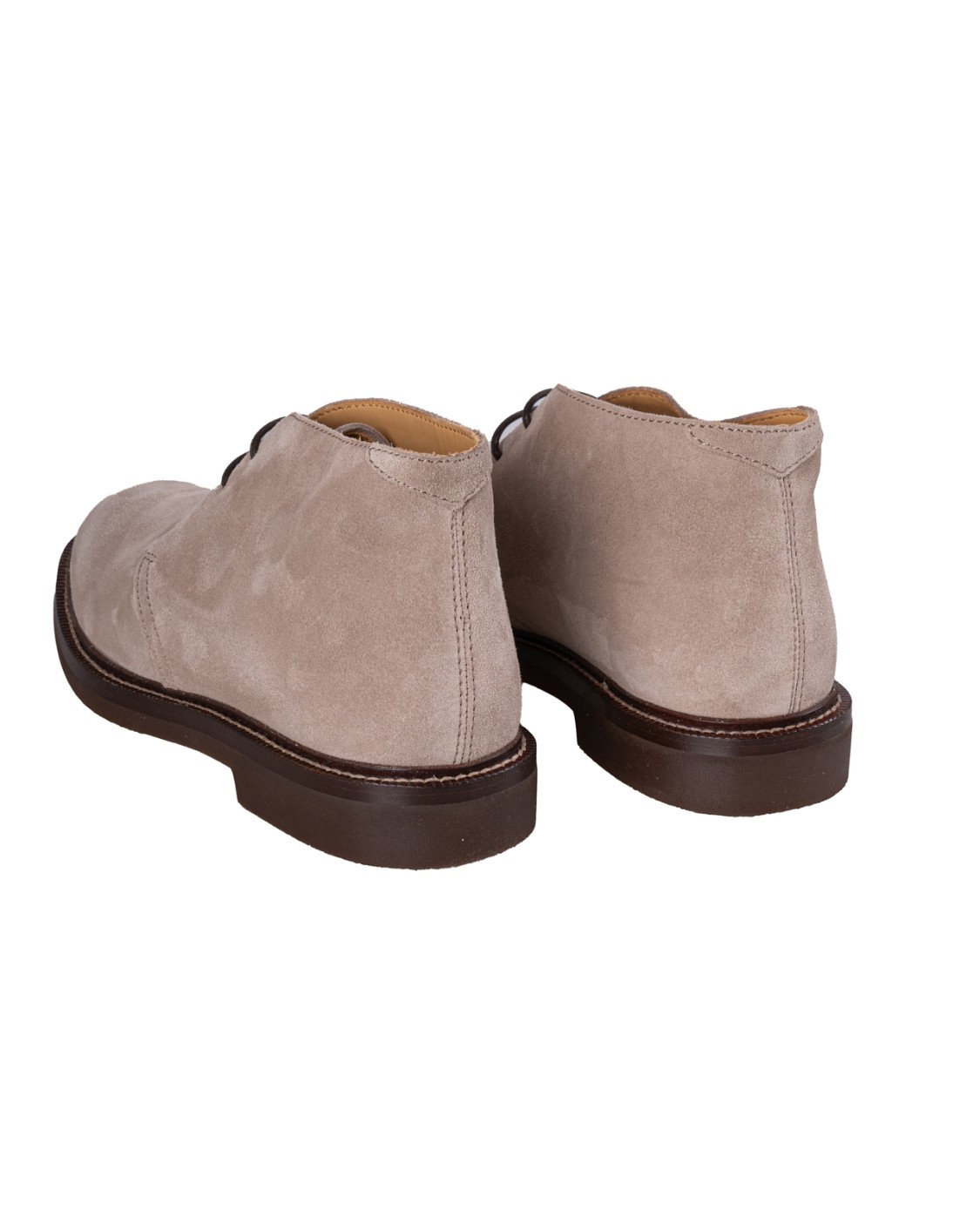 shop BRUNELLO CUCINELLI Saldi Scarpa: Brunello Cucinelli Chukka Boot in camoscio.
Chiusura con lacci fini in tessuto.
Lacci di scorta fini in tessuto.
Fodera in pelle.
Suola in cuoio.
Battistrada in gomma TPU.
Composizione: 100% Pelle.
Fabbricato in Italia.. MZUPEAE817-C6465 number 9840837